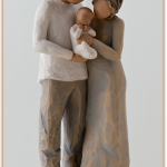 27268 - Familia de Tres - Willow Tree  susan lordi figura estátua família anjo peça decoraçao casa significado amizade amor felicidade willow tree desejo aniversário presente agora somos três gravidez