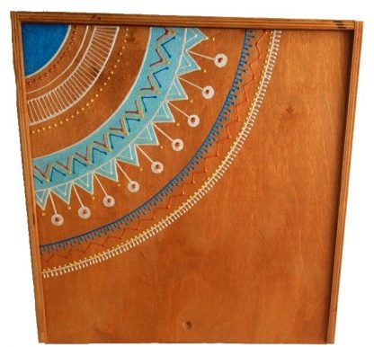 Caja de madera Estable 32cmX32cm: artesanía Ucrania