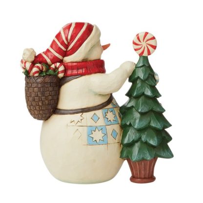 Snowman with Candy Tree Figurine 6009590 jim shore heartwood creek boneco de neve 6009590 – Muñeco de Nieve con bastón de caramelo / Candy Cane – Marca: Heartwood Creek de Jim Shore