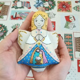 Colgante Ángel con Sagrada Familia en tejido: artesanía Ucrania belén belénes