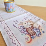 almofada jacquard páscoa coelho algodão mantél cojin cojines pascua conejo mande in spain semana blanca flores primavera decoración hogar decoração casa têxtil