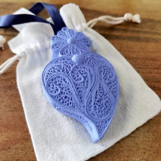 Coração grande Azul em saco de Linho aroma Brisa do Mar : corazón de yeso en bolsa de lino agostinha flor