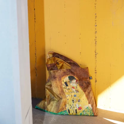 Gustav Klimt The Kiss Recycled Bag GK.KI.Rloqi bags sacos reutilizáveis bolsos reutilizables