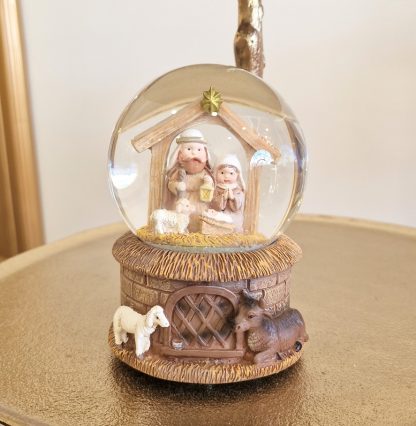 64026 music box snow globe globo neve presépio