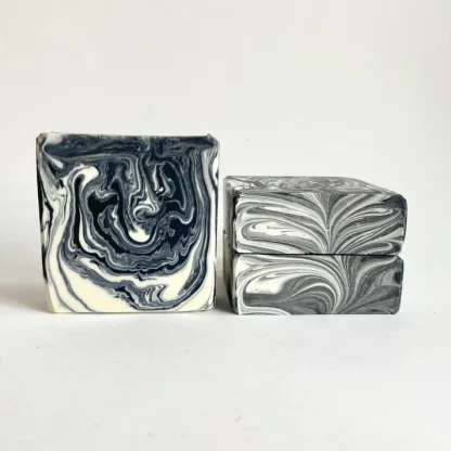 Sabonete Artesanal - Ebony & Ivory Sabonete Artesanal - Pretty in Pink Sabonete Artesanal - Orange Poppyseed Sabonete Artesanal - Sunshine sabonete sabão jábon let it soap talco
